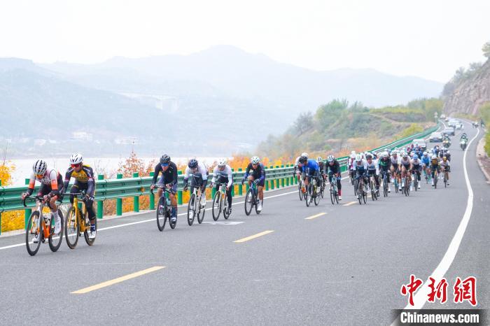 11国车手汇聚黄河之滨吴堡——中国·榆林第三届