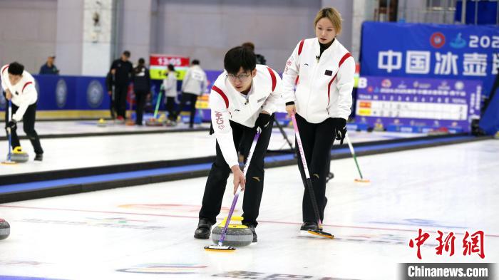 中国冰壶联赛收官战：青海西宁站决出年度积分