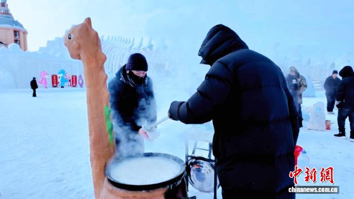冰超联赛开赛 界江冰雪森林穿越赛点燃冬日激情