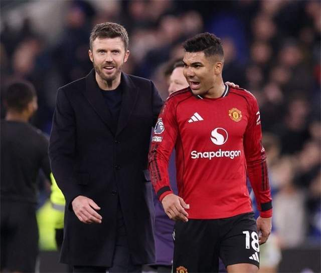 曼联重启卡塞米罗续约谈判 球迷高呼再踢1年