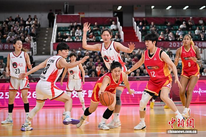 山西女篮力克武汉盛帆黄鹤队 获得季后赛首胜