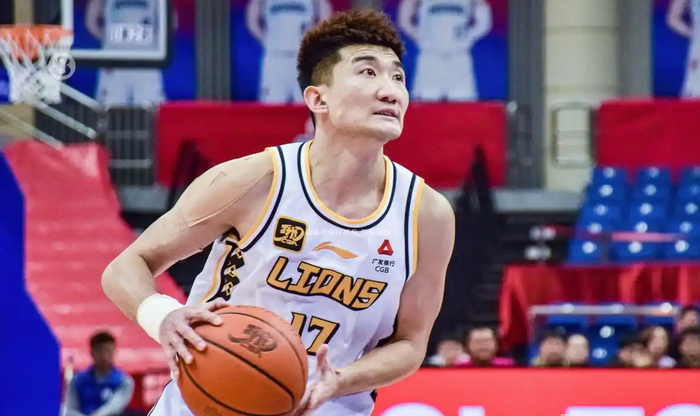 广厦男篮签美国中锋马利克威廉姆斯备战季后赛