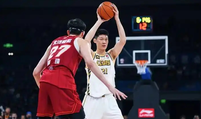 广厦男篮签美国中锋马利克威廉姆斯备战季后赛