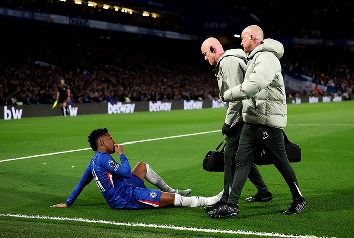 18岁巴西前锋埃斯特旺四级腿筋伤或缺席2026世界